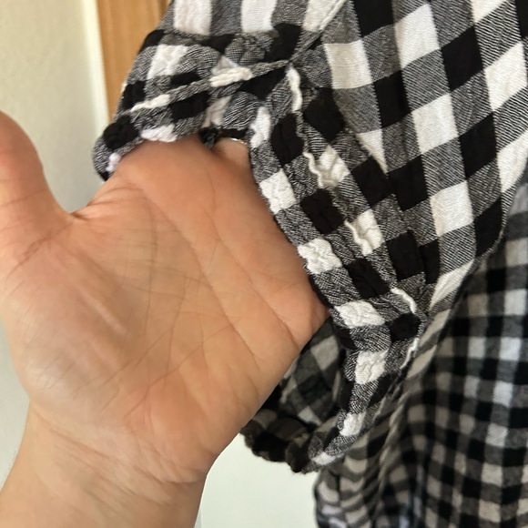 Jane and Delaney 2X black and white Buffalo check pop over tunic top - Picture 4 of 7